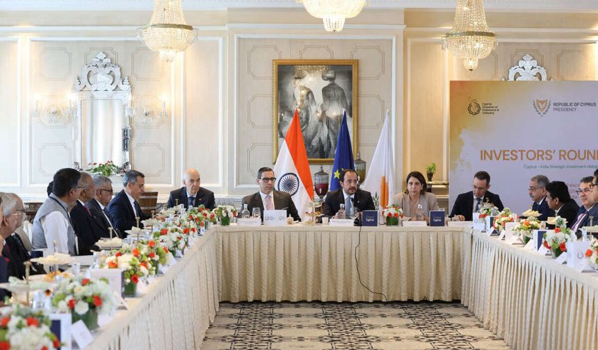 Hristodulidis Hindistan’da temaslarda bulunuyor