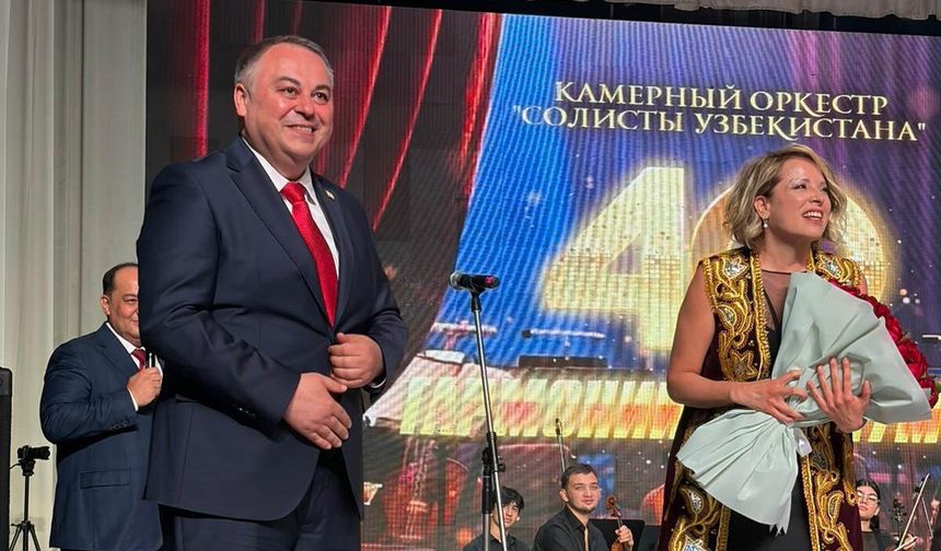Piyanist Rüya Taner, Taşkent’te düzenlenen gala gecesine katıldı