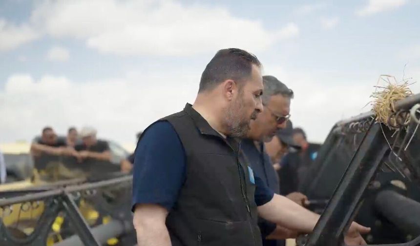 DÜÇ’te yılın ilk hasadını Tarım Bakanı Çavuş yaptı