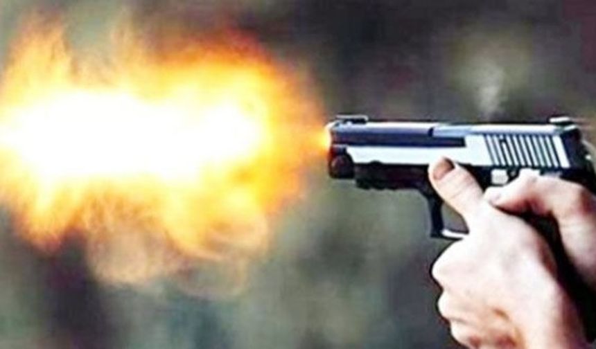 Güney Kıbrıs'ta motosikletli kendisini durduran polise ateş etti