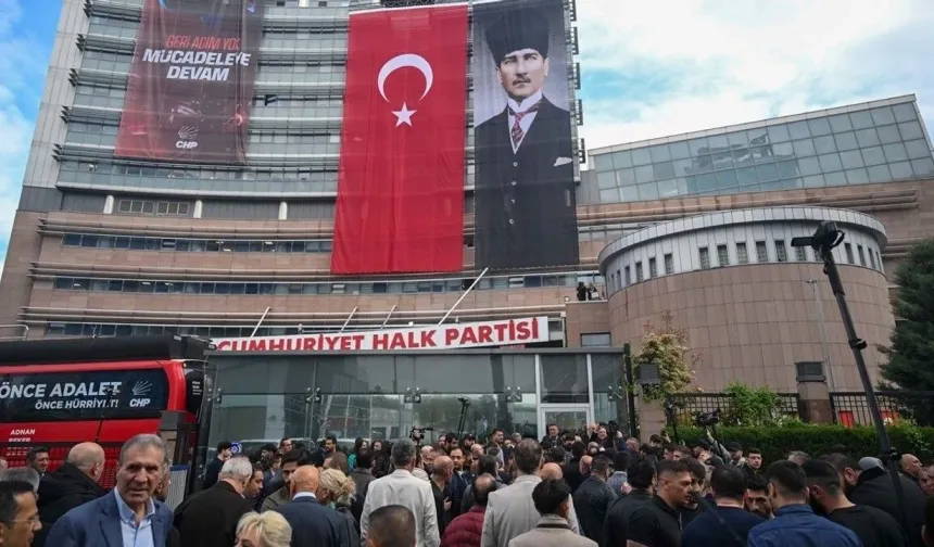 İstinafın CHP kurultay davası kararının ardından parti genel merkezinde gerginlik yaşanıyor