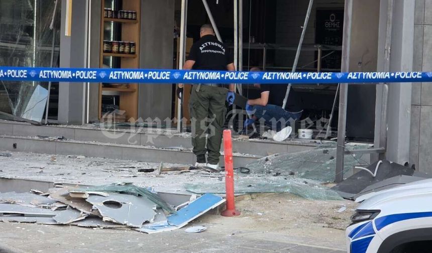Güney Kıbrıs'ta Kasap dükkanı önüne patlayıcı maadde konuldu