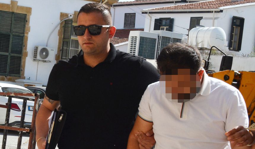 Müşteriden aldığı 2 bin doları şirkete teslim etmedi