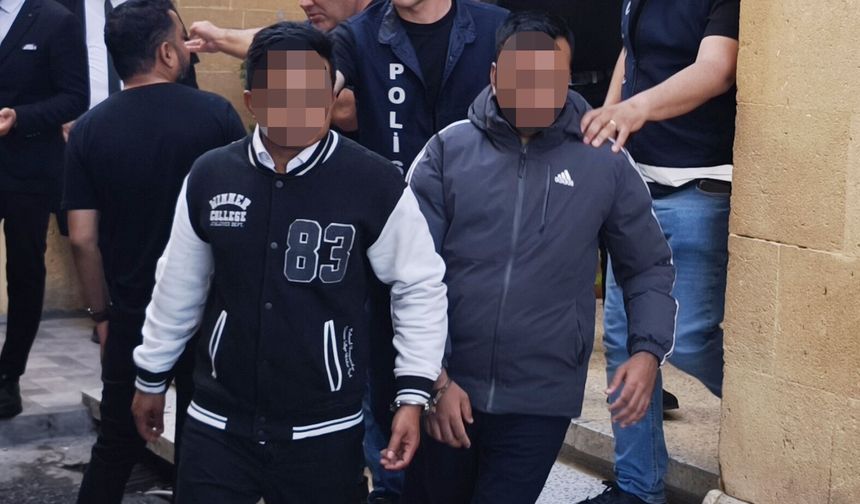 Sahte ehliyet çetesi mahkemeye çıkarıldı