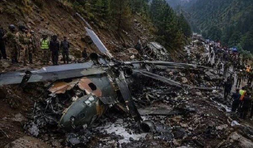 Pakistan'ın Azad Cammu Keşmir bölgesindeki helikopter kazasında 22 asker öldü