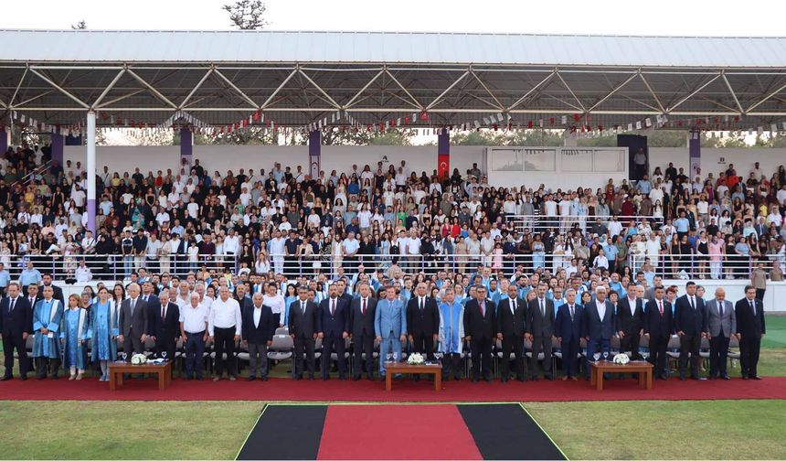 Çavuşoğlu, LAÜ mezuniyet törenine katıldı