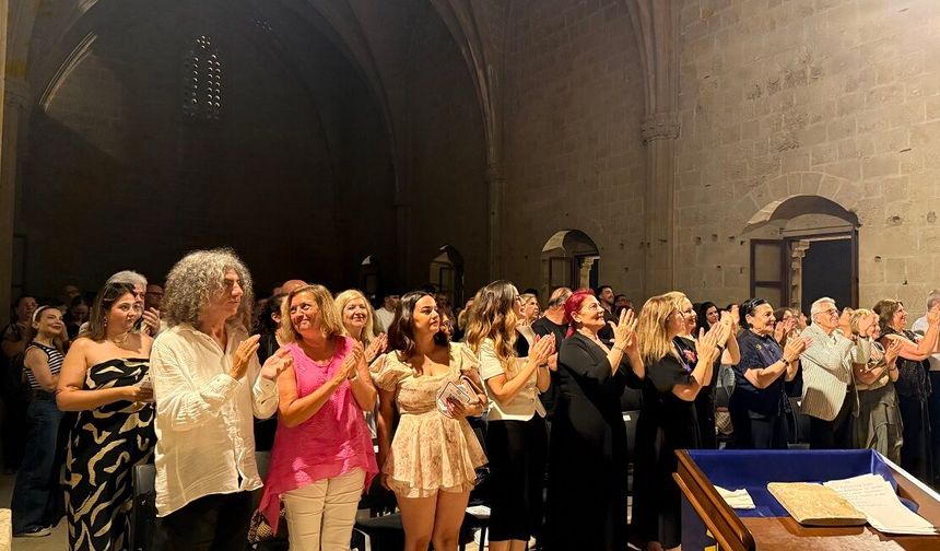 Begonvil Inner Wheel Kadınlar Korosu’ndan Bellapais Manastırı’nda dönem sonu konseri