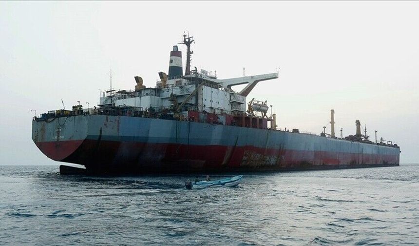 İngiltere, Manş Denizi'nde Rusya'nın "gölge filosuna" ait petrol tankerini durdurdu