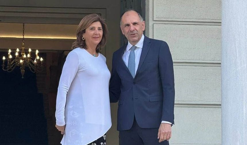 Holguin, Yunanistan Dışişleri Bakanı Yerapetridis'le görüştü