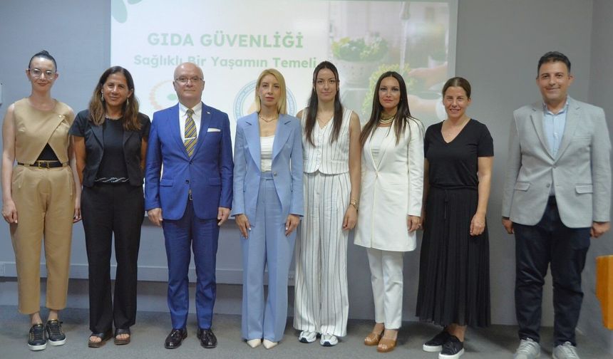 DAÜ’de “Gıda Güvenliğinde En Büyük Tehlike: Yanlış Bilinenler” konulu seminer yapıldı