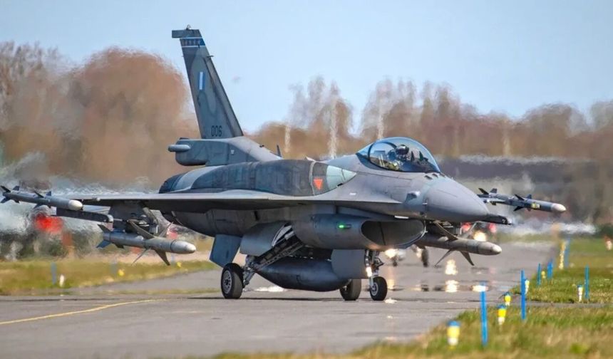 Güney Kıbrıs’taki Yunan savaş uçakları ve deniz kuvvetleri varlığı kalıcılaşıyor