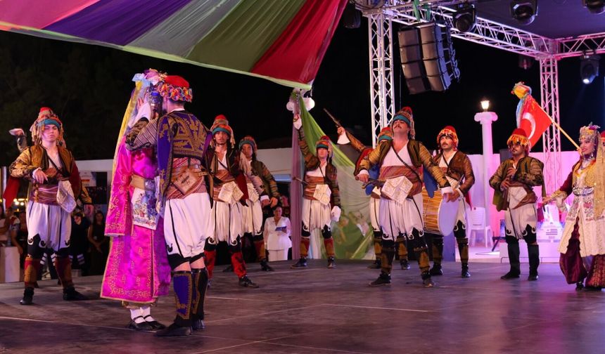 "İskele Belediyesi 29. Uluslararası Halk Dansları Festivali" sona erdi
