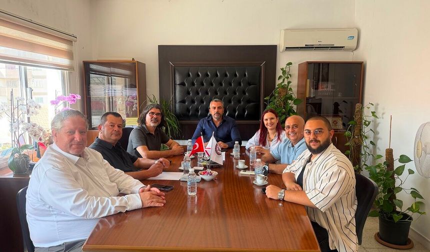 Bağımsızlık Yolu, Hür-İş Federasyonu'nu ziyaret etti