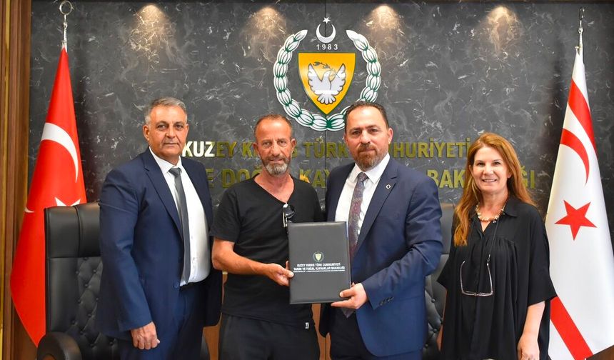 Çavuş, balıkçı barınaklarının işletilmesine ilişkin protokole imza attı