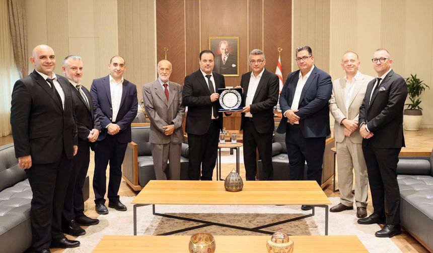Cumhurbaşkanı Erhürman, Kardeş Ocağı Yönetim Kurulu’nu kabul etti