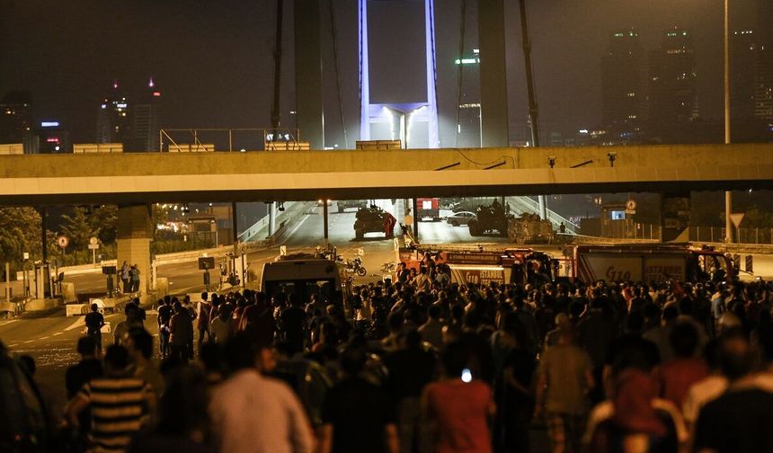 15 Temmuz mesajları: "Dünyaya demokrasi dersi verildi"
