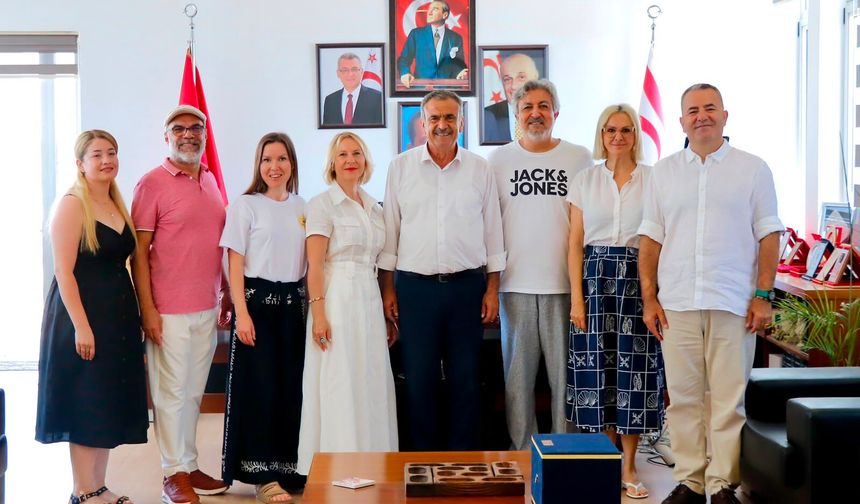 Koro şefleri Uluçay’ı ziyaret etti