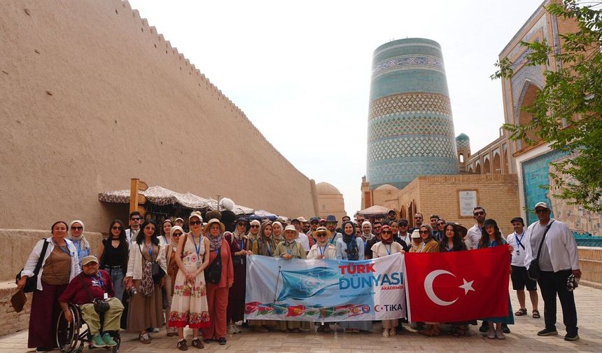 DAÜ, Türk Dünyası Akademisi Özbekistan Kültür Gezisi’nde temsil edildi