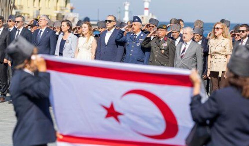 Kıbrıs Barış Harekâtı'nın 52. yıl dönümü İzmir'de törenle kutlandı