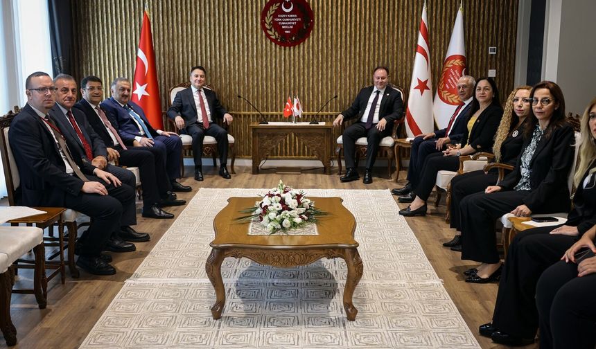 Cumhuriyet Meclisi Başkanı Öztürkler DEVA Partisi heyetini kabul etti