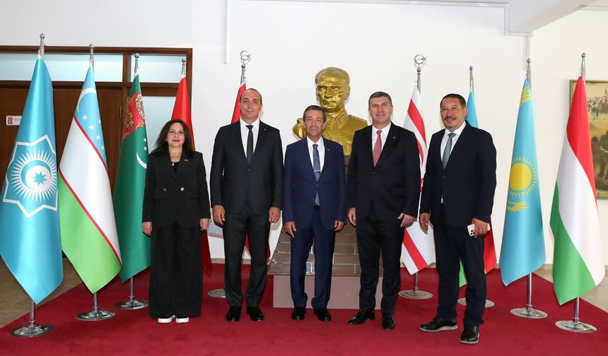 Ertuğruloğlu, Akdeniz Belediyeler Birliği heyetini kabul etti