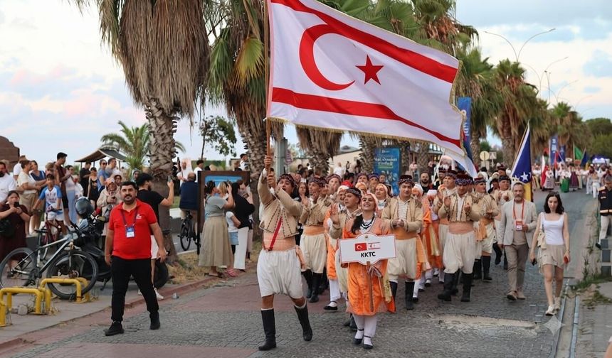 İskele Belediyesi Halk Dansları Topluluğu, Samsun'da sahne aldı