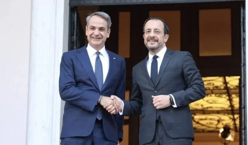 Hristodulidis’in Atina ziyareti Rum basınında