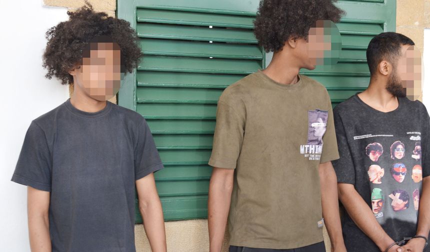 Polisi Görünce Kaçtı, Evinde Uyuşturucu Bulundu