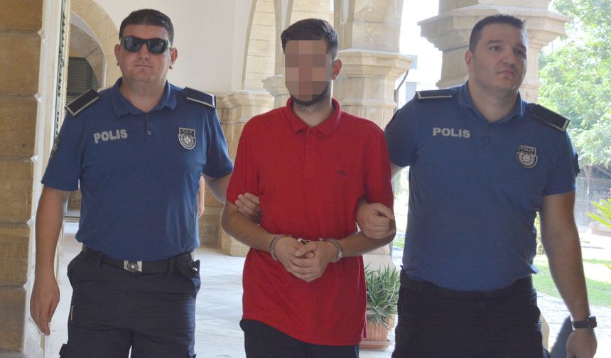 Sahte Pasaportla İşlem Yaparken Yakalandı, Bir Ay Cezaevinde Kalacak