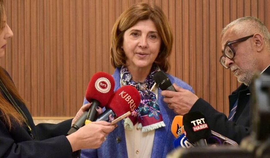 Fileleftheros: Holguin temmuz sonu dönüyor