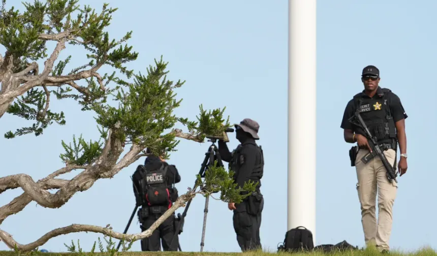 Trump'ın golf sahasında silahlı bir kişi yakalandı