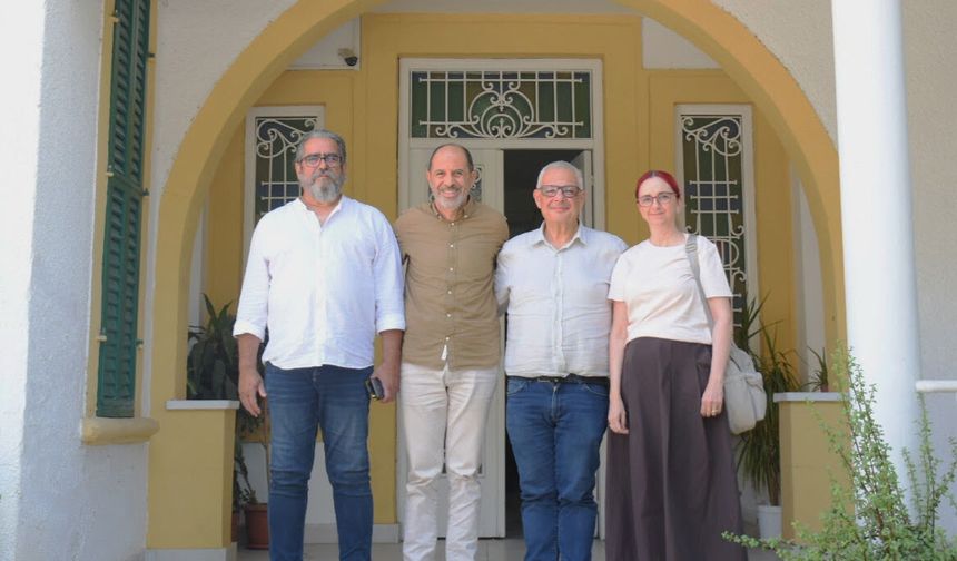 Özersay, DAÜ-SEN yetkilileriyle bir araya geldi