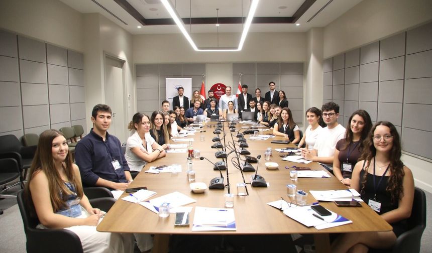 Kıbrıs Türk Üniversite Öğrencileri Kongresi kapsamında oluşturulan komiteler Meclis'te çalışma yaptı