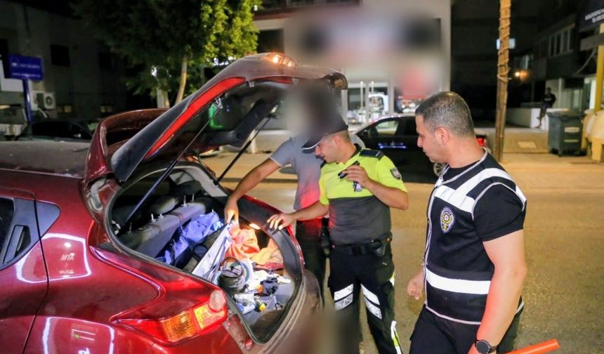 Trafik denetimleri... 27 araç trafikten men edildi, beş sürücü tutuklandı