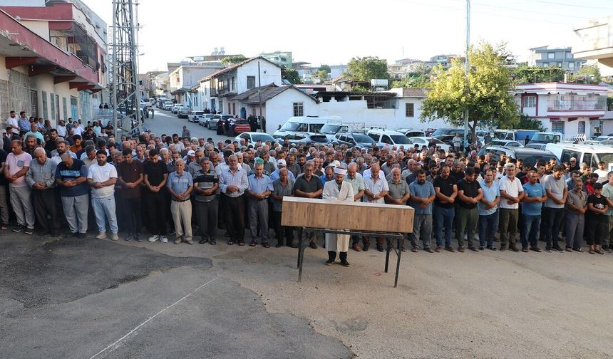 Girne açıklarında batan gemide hayatını kaybeden Nazmiye Özbolat'ın cenazesi Hatay'da defnedildi