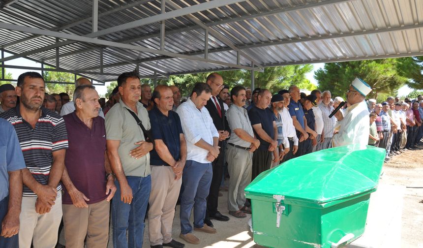 Girne'de geminin batması sonucu hayatını kaybeden Şerif Özdemir'in cenazesi Mersin'de toprağa verildi