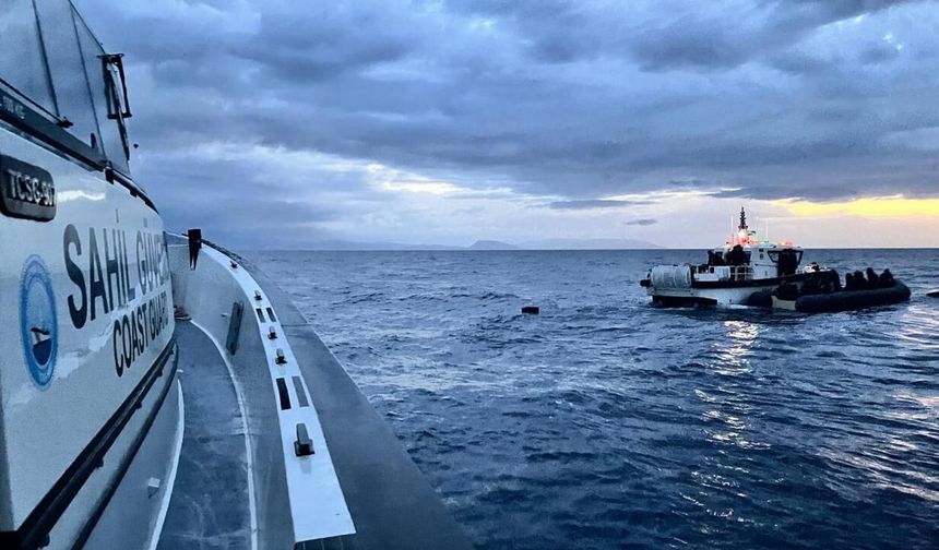 Türkiye İçişleri Bakanlığı: “43 göçmen kaçakçısı tutuklandı, 131 araç ile 20 bota el konuldu”
