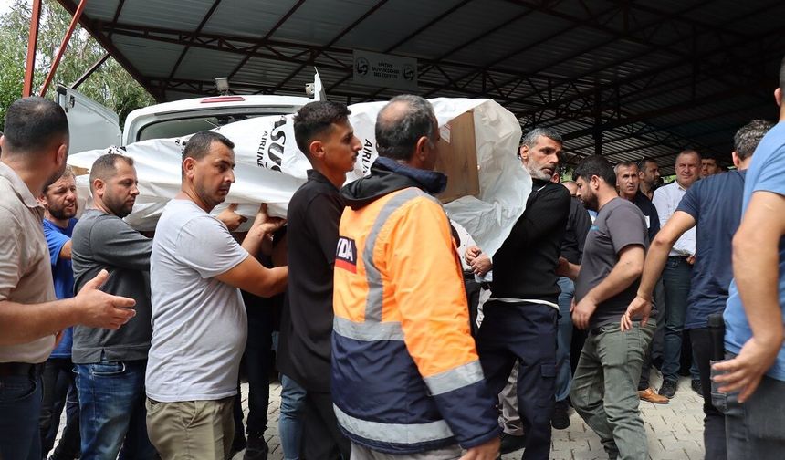 Girne'de geminin batması sonucu hayatını kaybeden 2 kişinin cenazeleri Hatay'da defnedildi