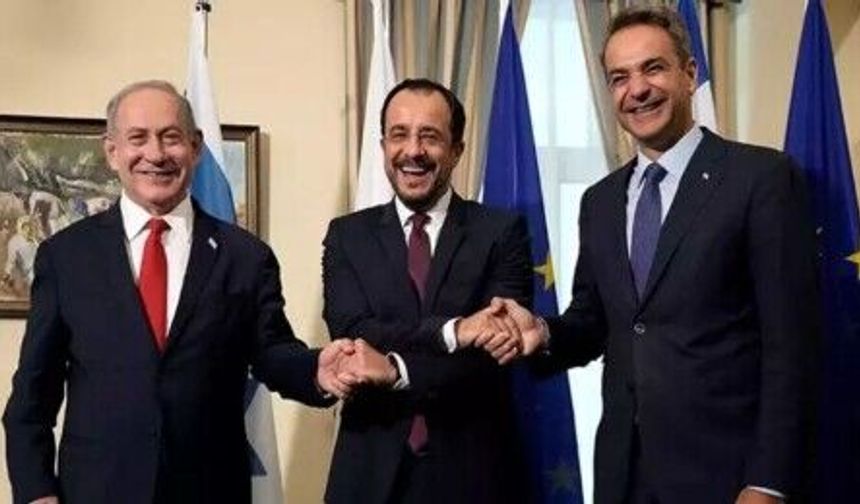 Politis “Yunanistan ve İsrail eksenine entegre olmak, Kıbrıs’ı karşıt güçler için ileri harekat merkezi haline getirir”