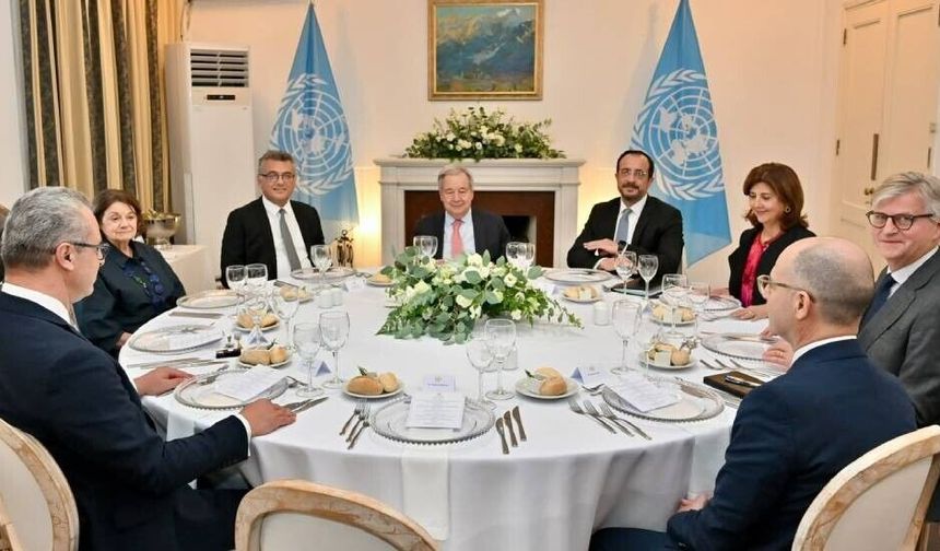 Rum basını: "Üçlü görüşme olacak mı yoksa Hristodulidis’in yeni bir iletişim hilesi mi söz konusu bugün netleşecek"