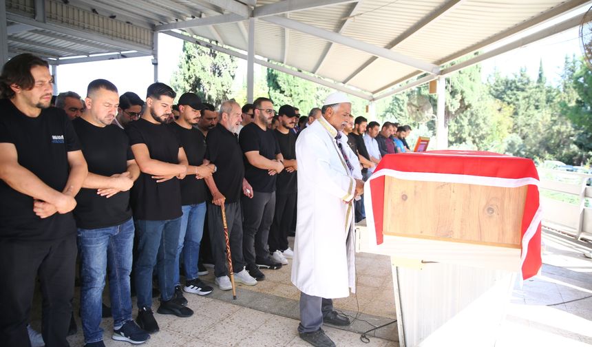 Girne açıklarında batan gemide yaşamını yitiren 2 kişinin cenazeleri Adana ve Hatay'da defnedildi