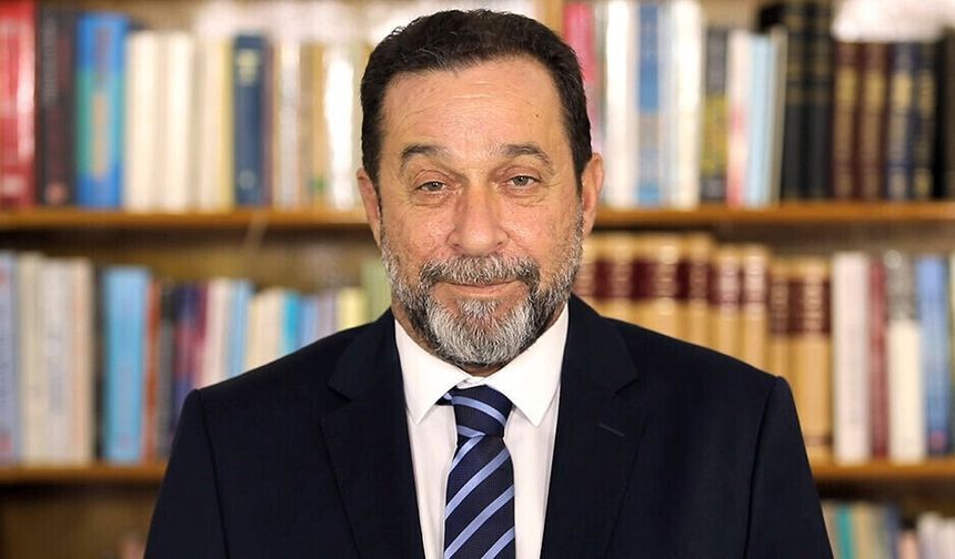 Denktaş: “Kıbrıs sorunu siyasi zeminde değil, ekonomik iş birliği zemininde tartışılmalı”