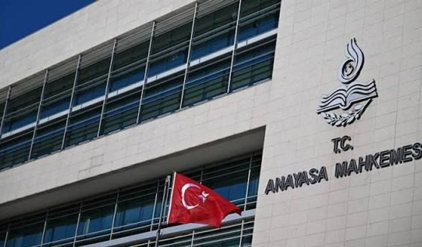Türkiye AYM’den 15 siyasi partinin sorumluları hakkında suç duyurusu