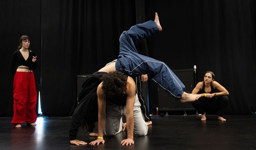 ARUCAD Öğretim Görevlisi Bekir Şimşek, Ankara’da çağdaş dans festivaline katıldı