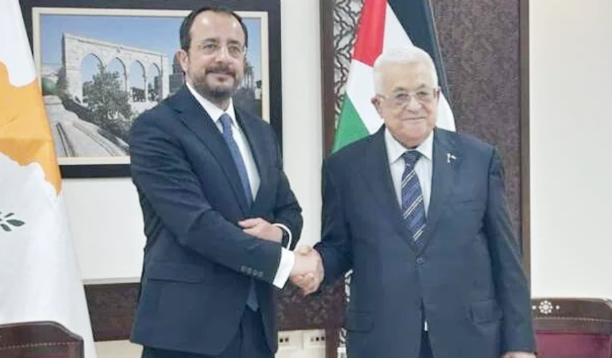 Filistin Devlet Başkanı Abbas Rum lider Hristodulidis’le görüştü