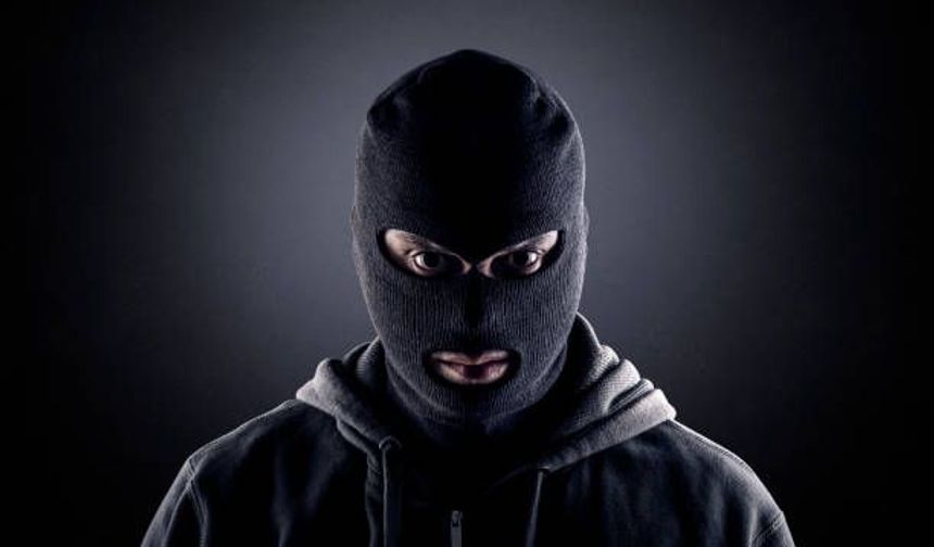 Güney Kıbrıs’ta Suriyeli bir şahıs maskeli 7 kişinin saldırısına uğradı